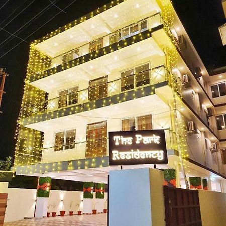 The Park Residency Ξενοδοχείο Ντεχραντούν Εξωτερικό φωτογραφία